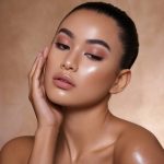 Maquillage tendance pour un look naturel et glowy